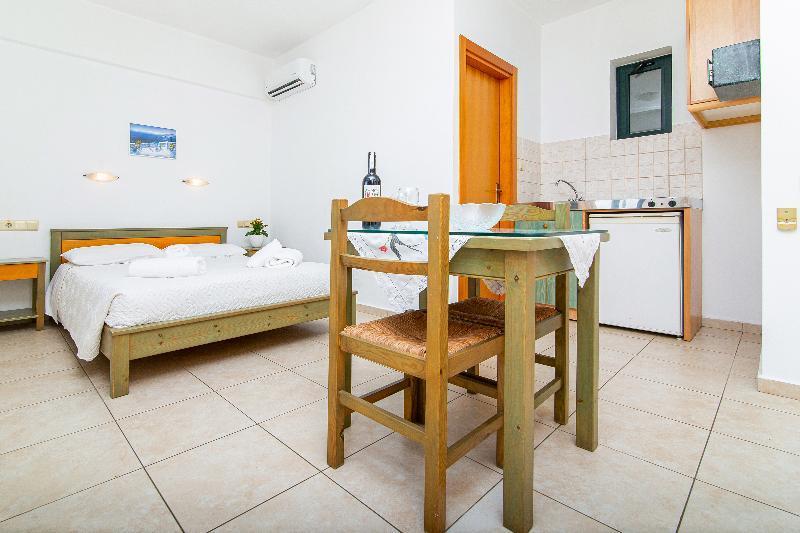 Dionysos Apartments Сталида Экстерьер фото