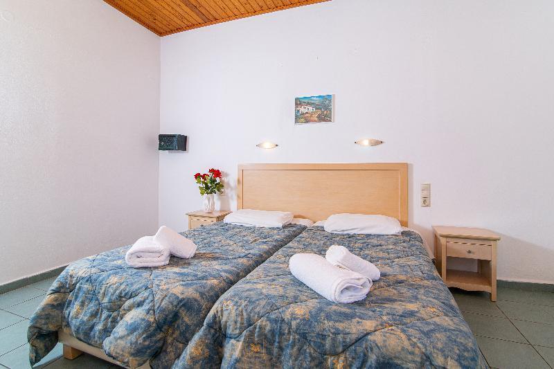Dionysos Apartments Сталида Экстерьер фото